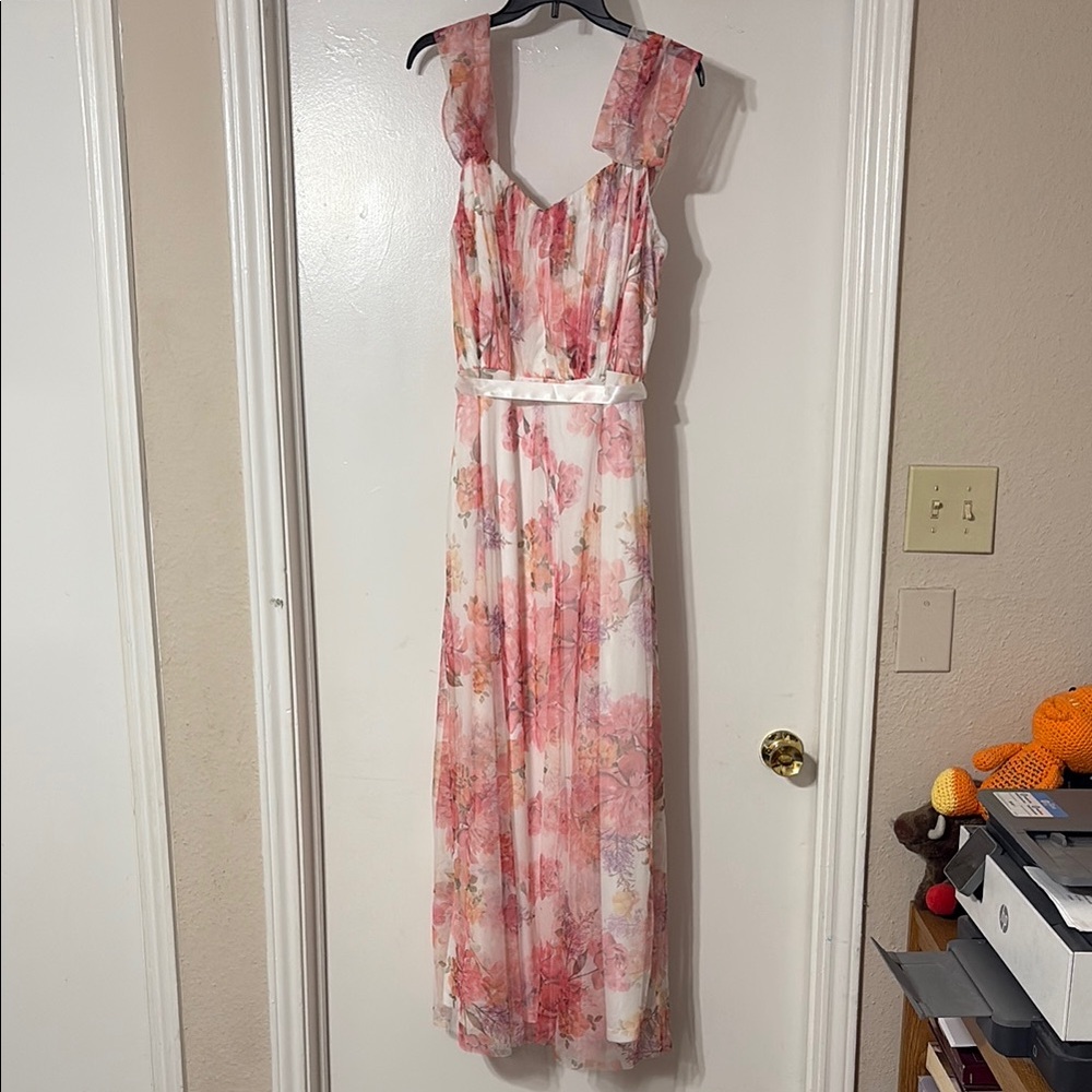 Elegant Floral Maxi Dress in Pink and White